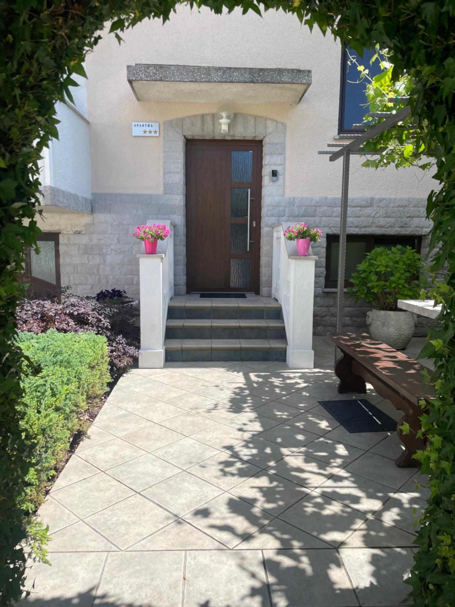 Apartma Pri Cesarjevih Sežana Buitenkant foto